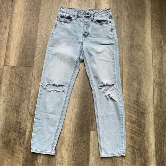 American Eagle Vintage Hi-Rise Jeans Size 2 Light Wash Distressed Ripped Holes - Picture 2 of 12